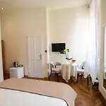 Center 3* Póla