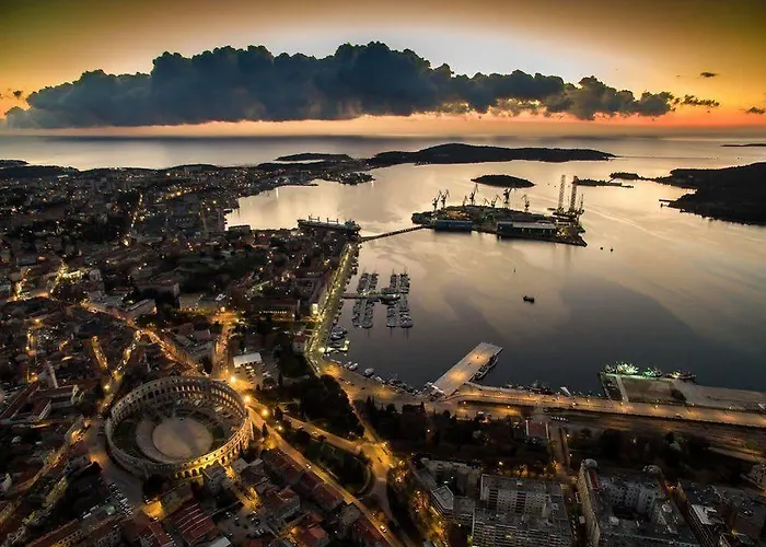 Center Nocleg ze śniadaniem 3*