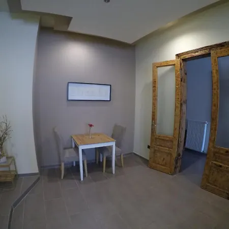 Center Bed and Breakfast 3*