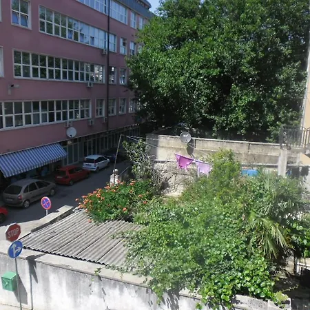 Bed and Breakfast Center Πούλα