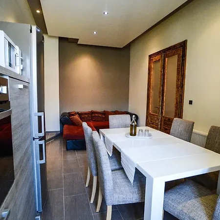 Center Bed and Breakfast 3*