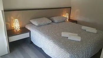 Bed and Breakfast Center Πούλα